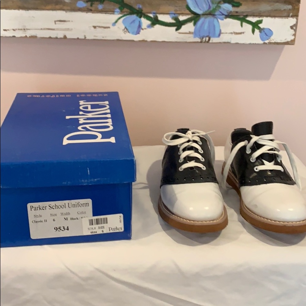 Saddle oxfords